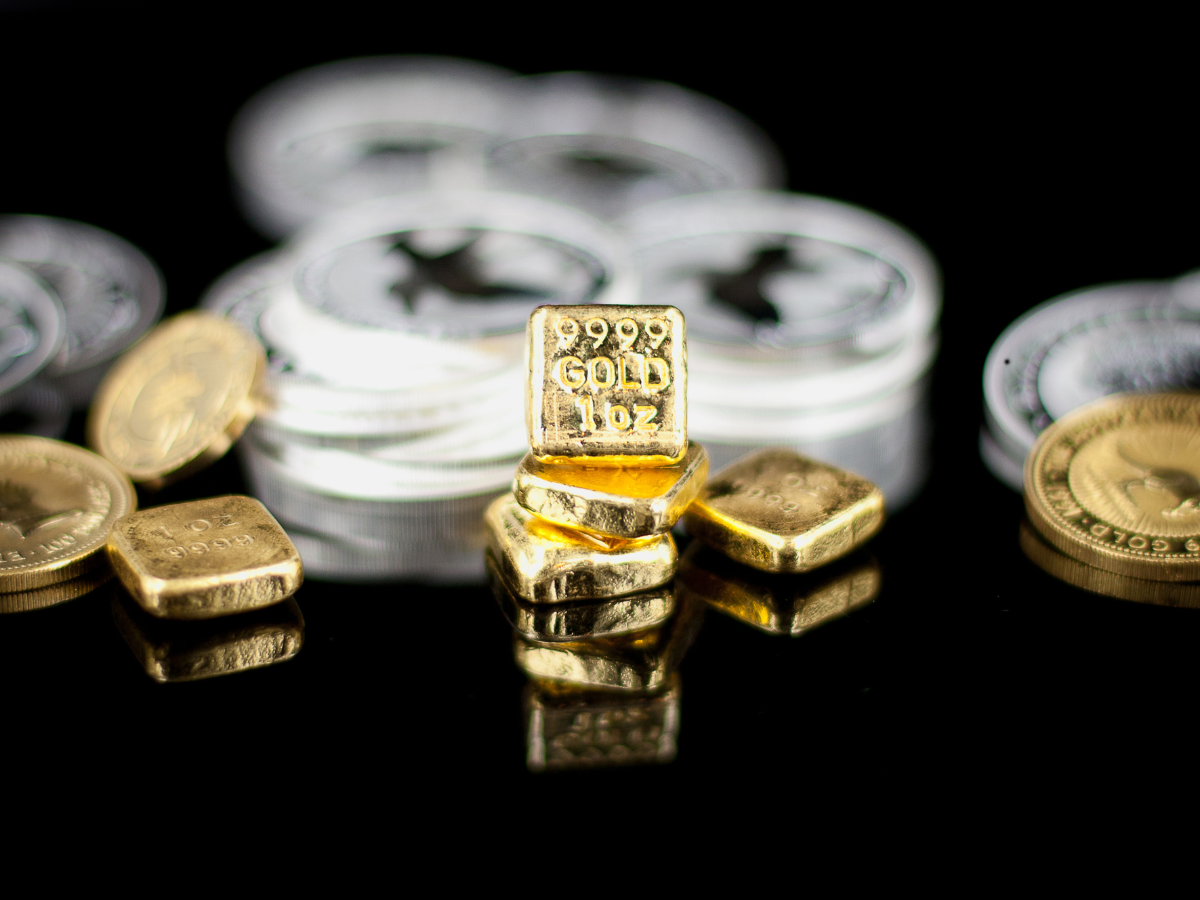 Things-To-Consider-Before-You-Invest-In-Gold.png